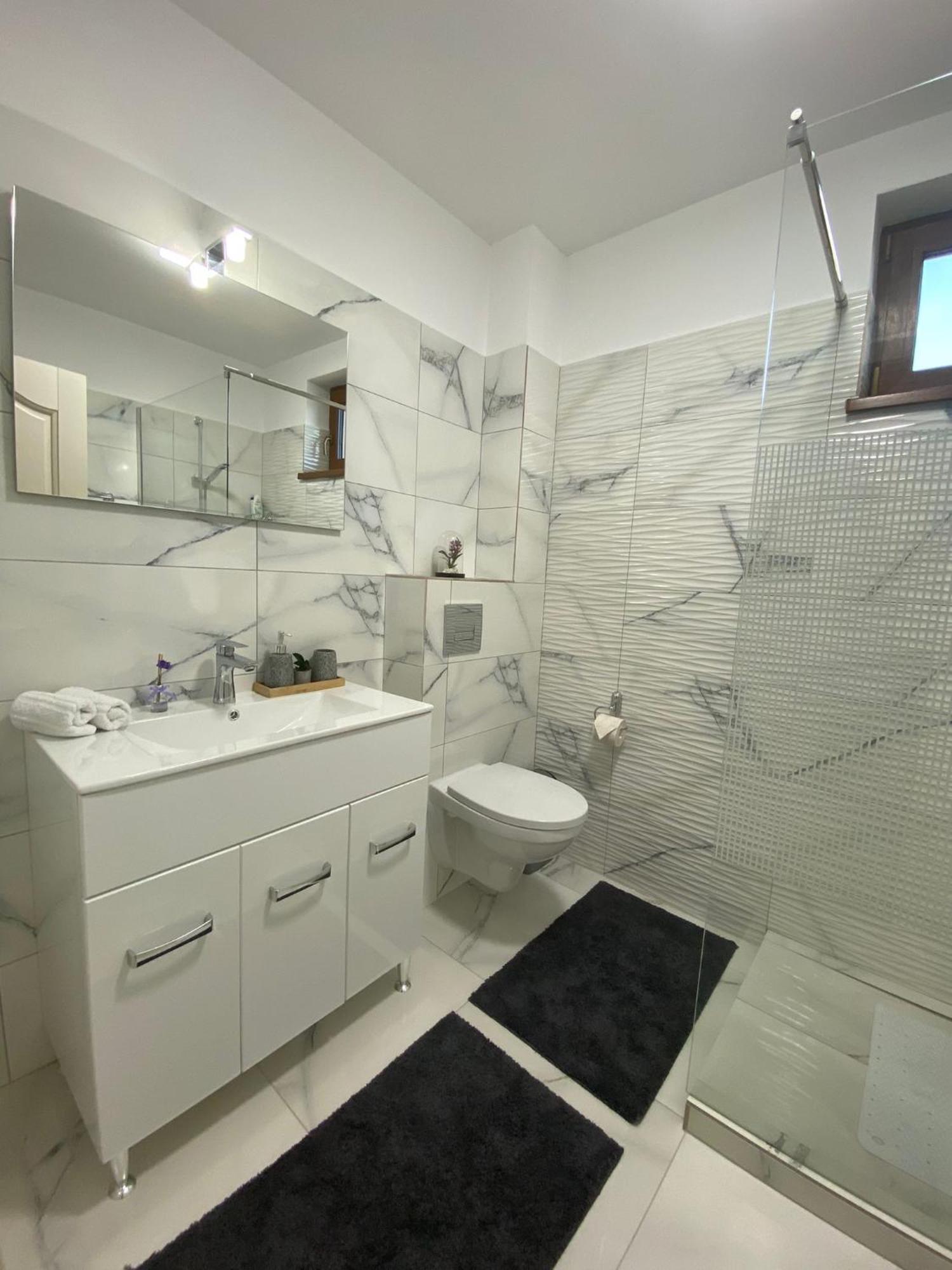 Tei Residence Piatra Neamţ Exteriér fotografie
